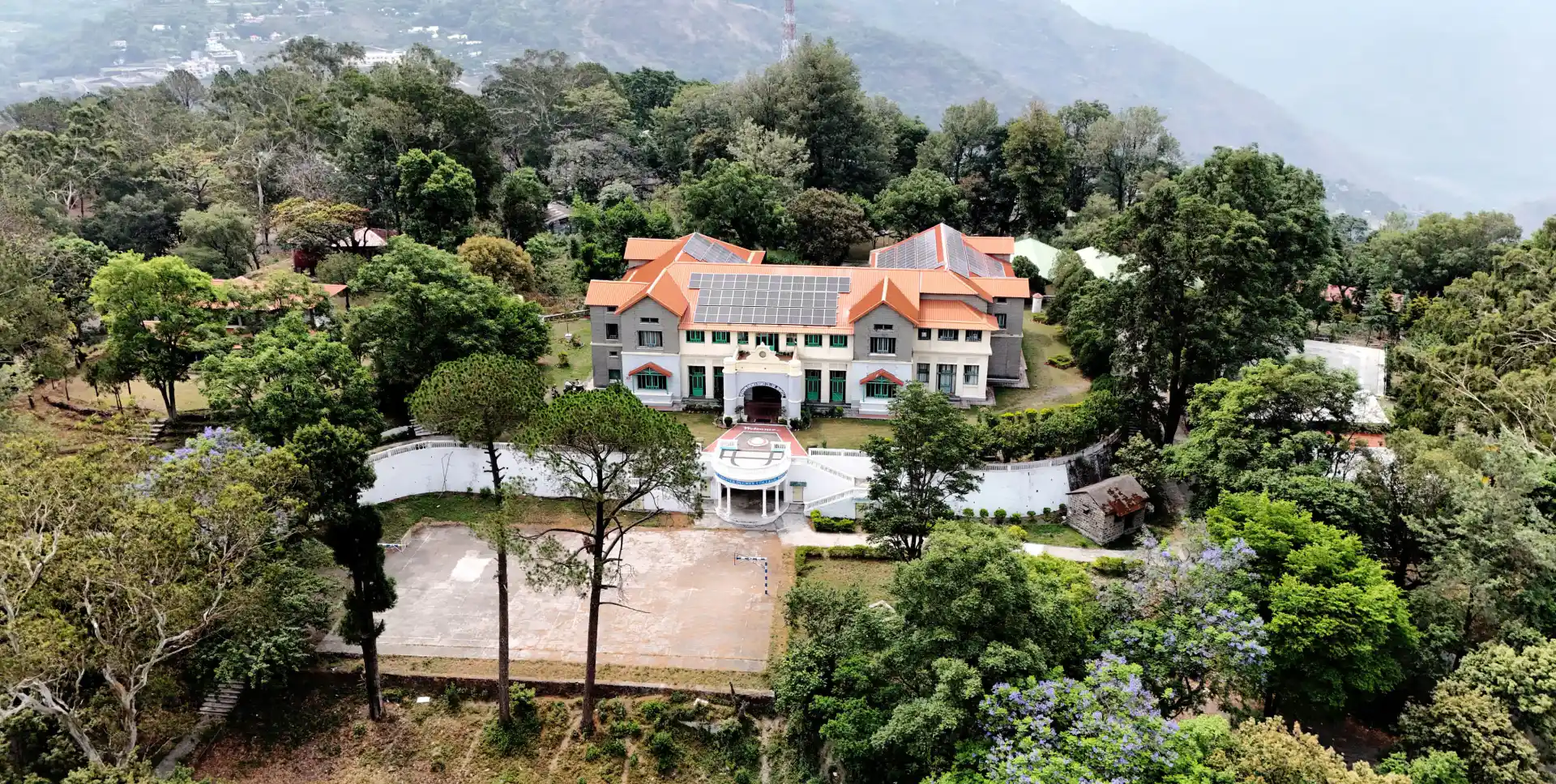 HG Degree College campus